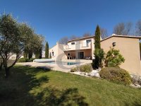Villa L'Isle-sur-la-Sorgue #014570 Boschi Real Estate