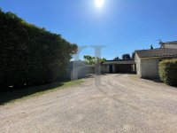 Villa L'Isle-sur-la-Sorgue #014553 Boschi Real Estate