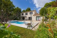 Villa L'Isle-sur-la-Sorgue #015049 Boschi Real Estate