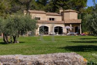 Farmhouse and stonebuilt house Les Baux-de-Provence #015179 Boschi Real Estate