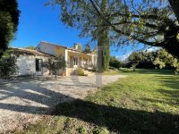 Villa L'Isle-sur-la-Sorgue #015244 Boschi Real Estate