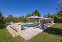 Villa L'Isle-sur-la-Sorgue #015293 Boschi Luxury Properties