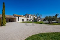 Mas and bastide L'Isle-sur-la-Sorgue #015573 Boschi Luxury Properties
