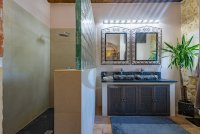 Farmhouse and stonebuilt house L'Isle-sur-la-Sorgue #017493 Boschi Real Estate