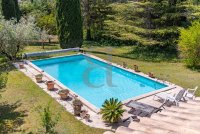 Villa Barbentane #015572 Boschi Prestige