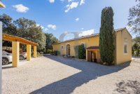 Villa Venasque #016234 Boschi Real Estate