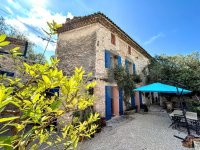 Farmhouse and stonebuilt house Le Thor #016723 Boschi Real Estate