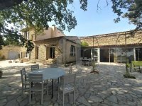 Villa L'Isle-sur-la-Sorgue #012578 Boschi Prestige
