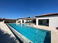 Villa Beaumes-de-Venise #016919 Boschi Real Estate
