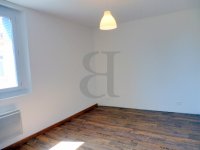 Apartment L'Isle-sur-la-Sorgue #012821 Boschi Real Estate